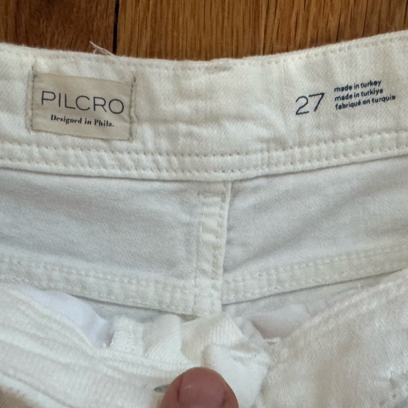 Pilcro The Adi Mid-Rise Frayed Relaxed Flare Jeans:Crop Edition 25 White - Picture 8 of 8